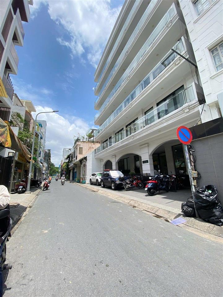 Bán góc 2 mt ngay hai bà trưng & điện biên phủ  dt 5,8m x 17m  kc 5 tầng  hđt 130tr/t  35t