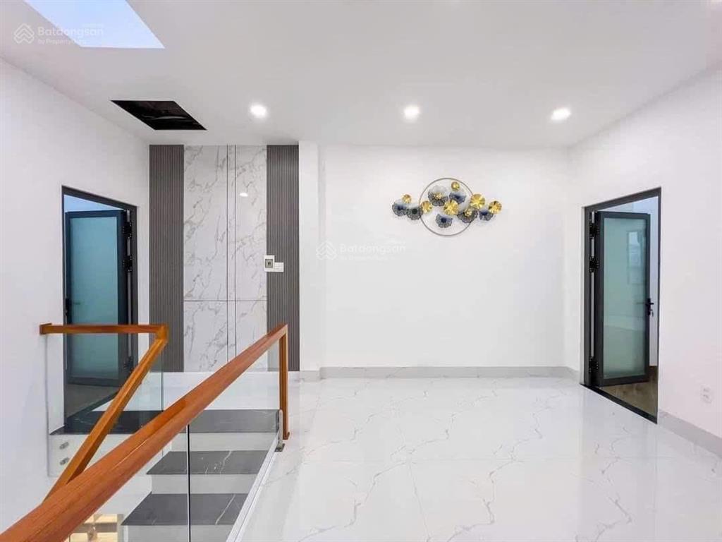 Kẹt tiền bán gấp nhà mới chỉ 1ty190tr