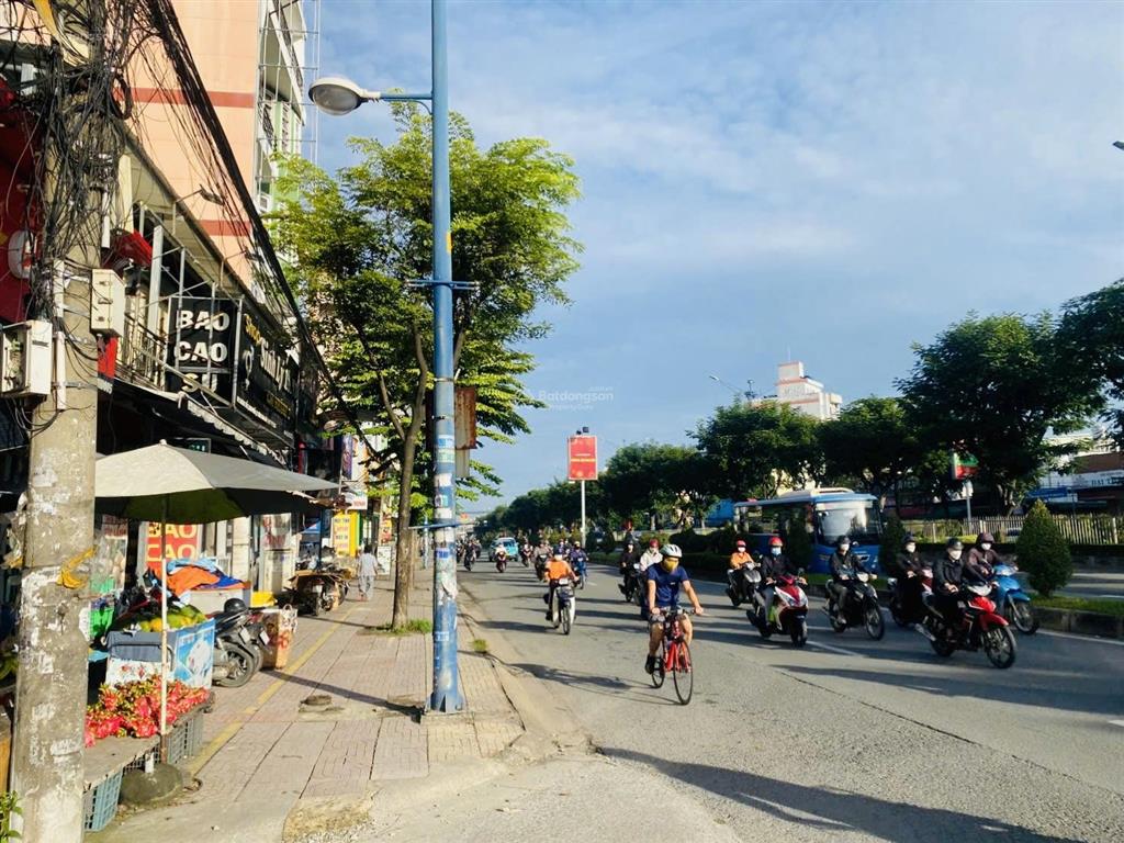 Mặt tiền ttn 11. quận 12. 5 tầng. vài phút qua tới tân bình. 8.8 tỷ
