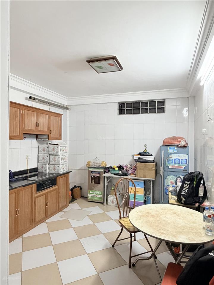 Cho thuê nhà 5 tầng ngõ 94 tân mai
diện tích 60m x 5 tầng, thiết kế 5 phòng ngủ giá 12 tr/tháng