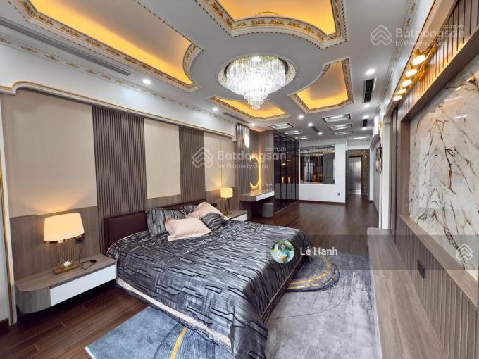 Bán nhà văn quán, phân lô vỉa hè, 3 ô tô tránh nhau, kinh doanh, mặt tiền 4.7m, 75m2, giá 18.5 tỷ
