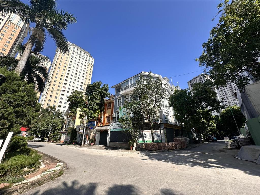 Bán nhà biệt thự xa la, hà đông, trục chính siêu kinh doanh 120m2, mặt tiền 8m, giá đầu tư