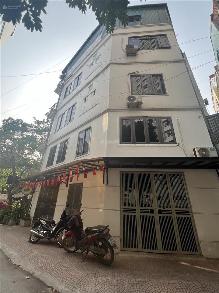 Chủ ngộp bán nhà lô góc xa la 62/83m4t kinh doanh không lỗi. 13.9 tỉ