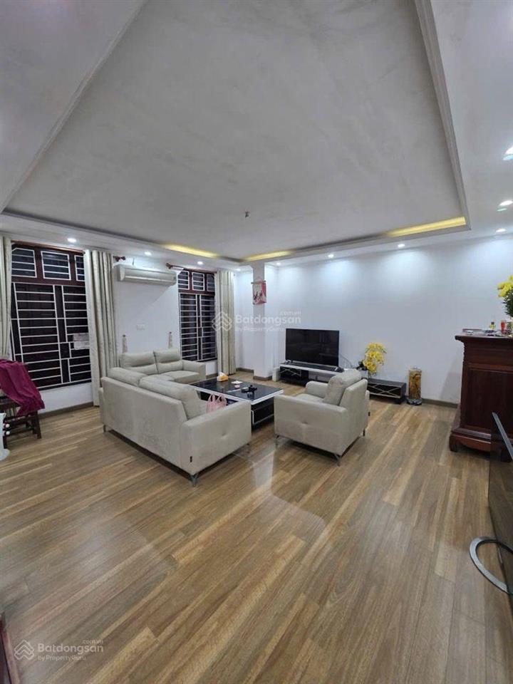 Chủ ngộp bán nhà lô góc xa la 62/83m4t kinh doanh không lỗi. 13.9 tỉ