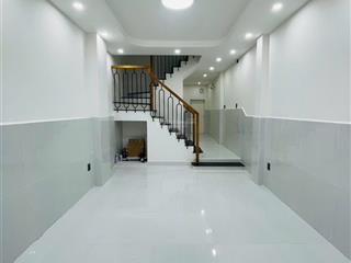 Nguyễn văn cừ quận 1, hẻm gần 4m, dt 33m2 cn 28m2, 3 tầng 3pn chỉ 6tỷ hơn xíu