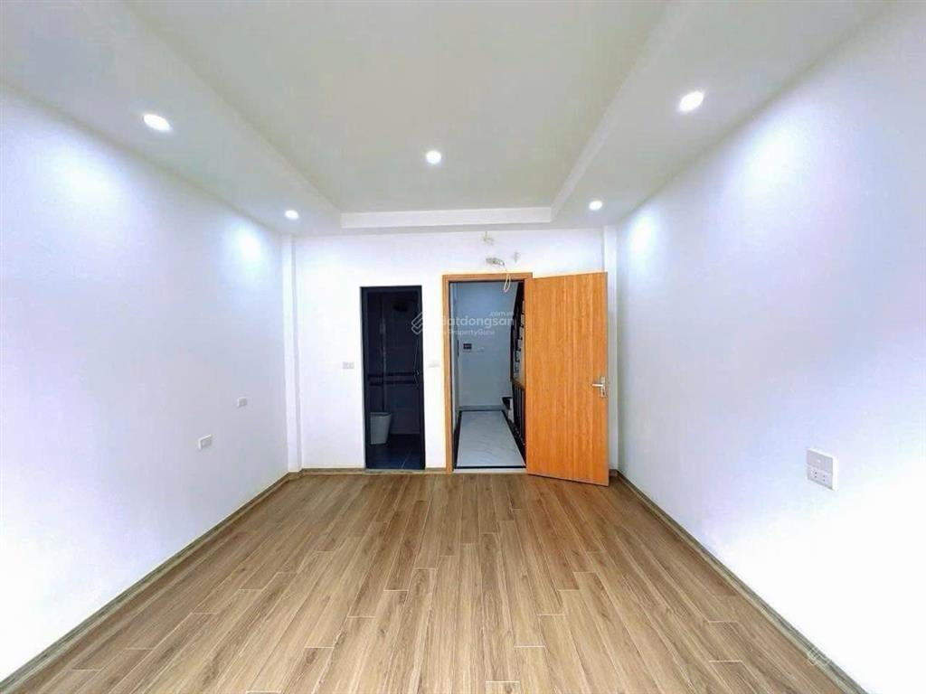 Nhà thang máy6 tầngphố phạm văn đồngfull nội thấtcầu giấynhỉnh 10 tỷ có thương lượng