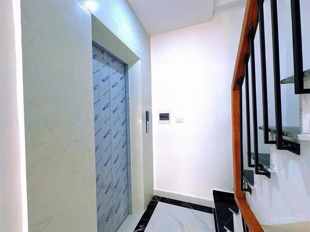 Nhà thang máy6 tầngphố phạm văn đồngfull nội thấtcầu giấynhỉnh 10 tỷ có thương lượng