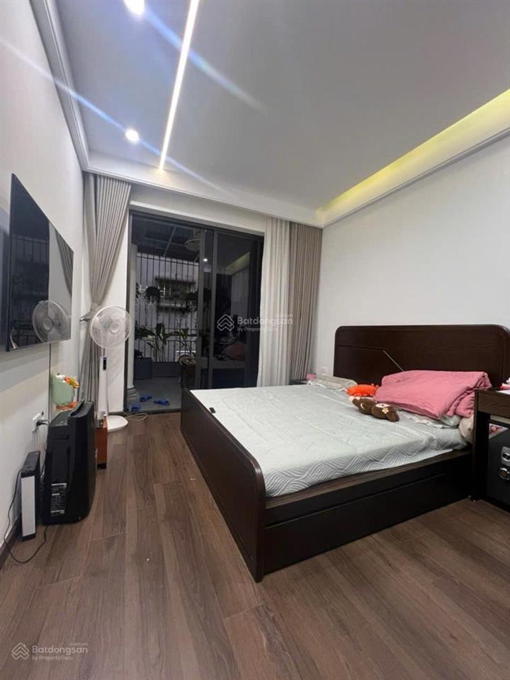 Siêu đẹptrung tâm cầu giấy2 mặt thoáng trước sau50m ra phốnhà còn mới đẹpnôi thất xịnnhỉnh 12