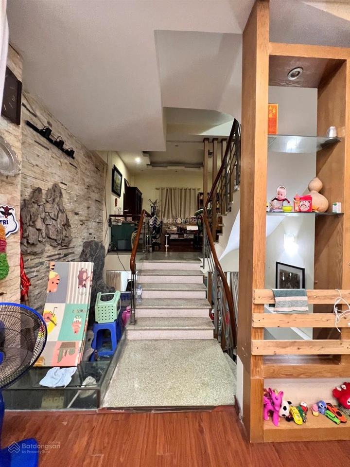 Bán nhà riêng tại trần duy hưng, giá chỉ nhỉnh 13 tỷ 50m2 5 tầng dân xây có thương lượng tốt