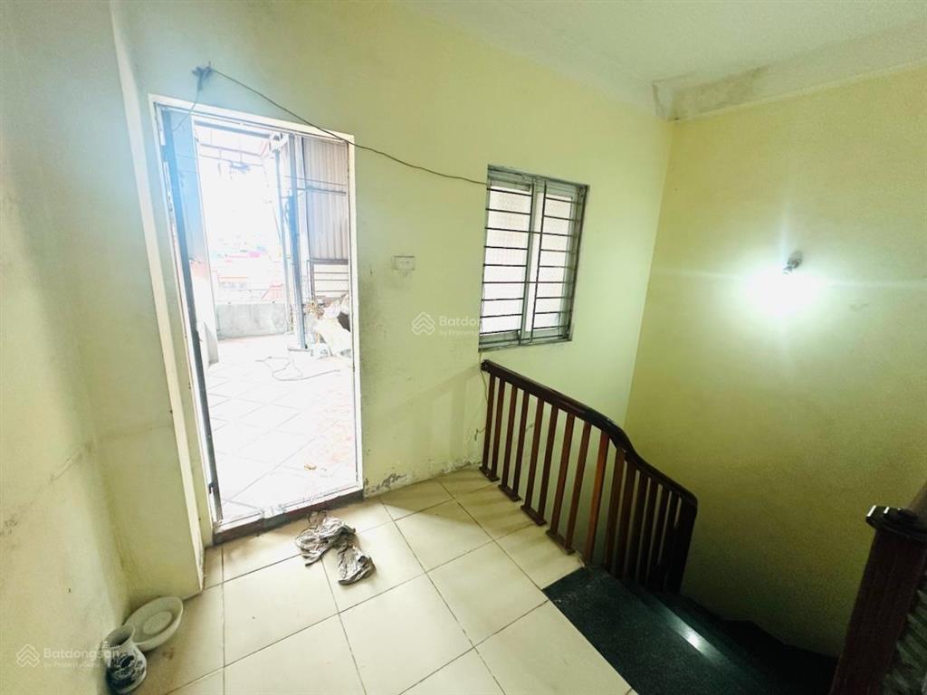 Nhà 5 tầng, phố khúc thừa dụ, cầu giấy, 40m2, dân xây chắc chắn, nhỉnh 11 tỷ có thương lượng tốt