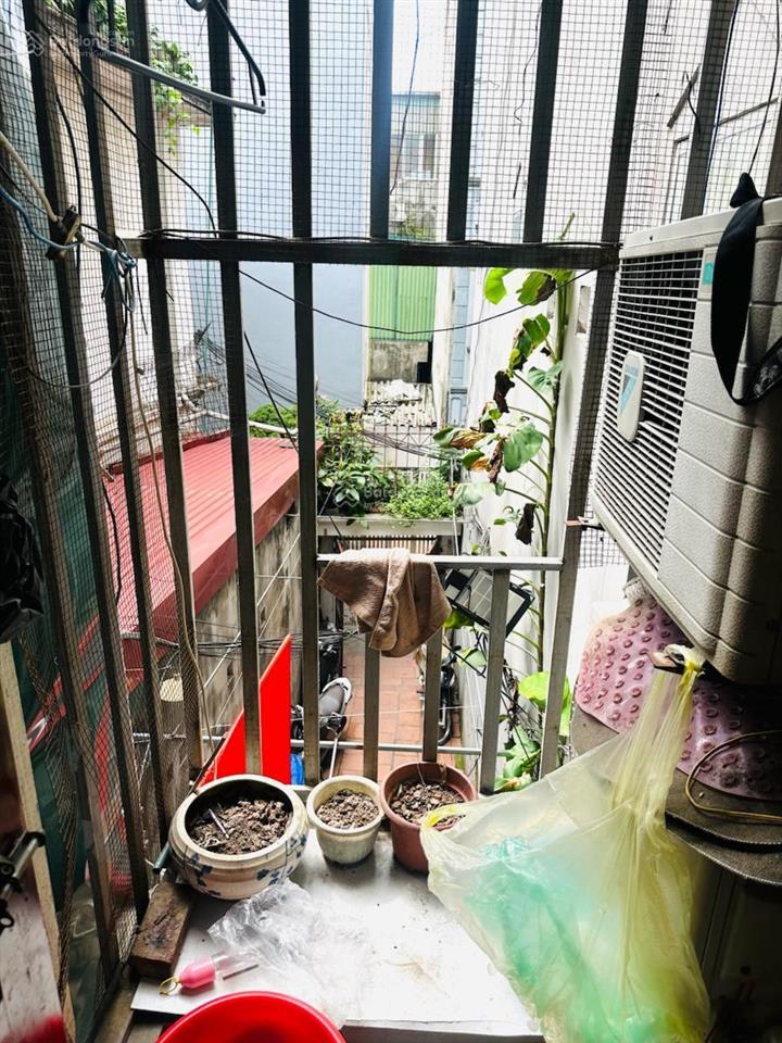 Nhà 5 tầng, phố khúc thừa dụ, cầu giấy, 40m2, dân xây chắc chắn, nhỉnh 11 tỷ có thương lượng tốt