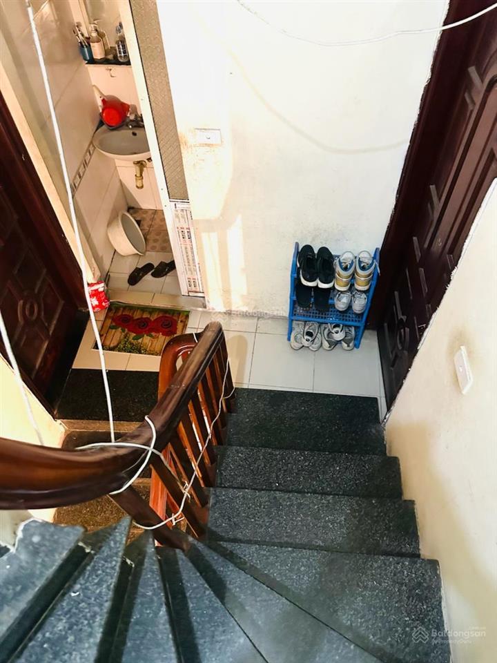 Nhà 5 tầng, phố khúc thừa dụ, cầu giấy, 40m2, dân xây chắc chắn, nhỉnh 11 tỷ có thương lượng tốt