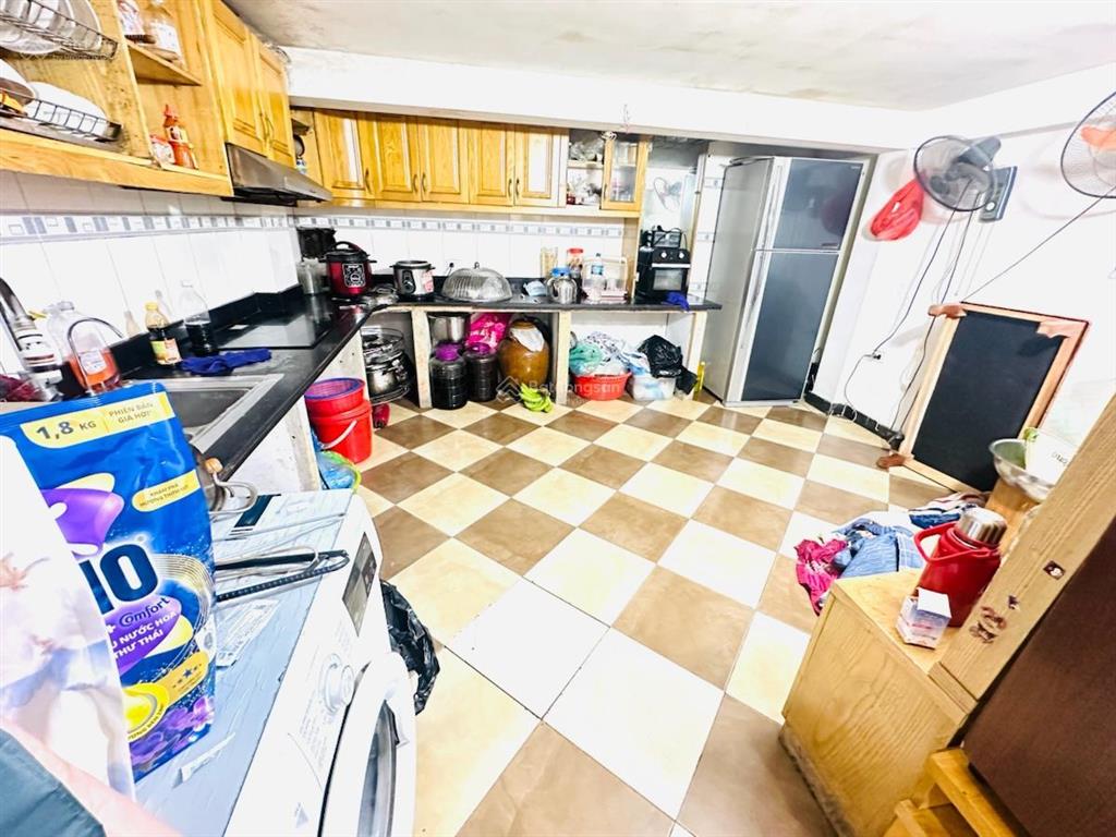 Nhà 5 tầng, phố khúc thừa dụ, cầu giấy, 40m2, dân xây chắc chắn, nhỉnh 11 tỷ có thương lượng tốt