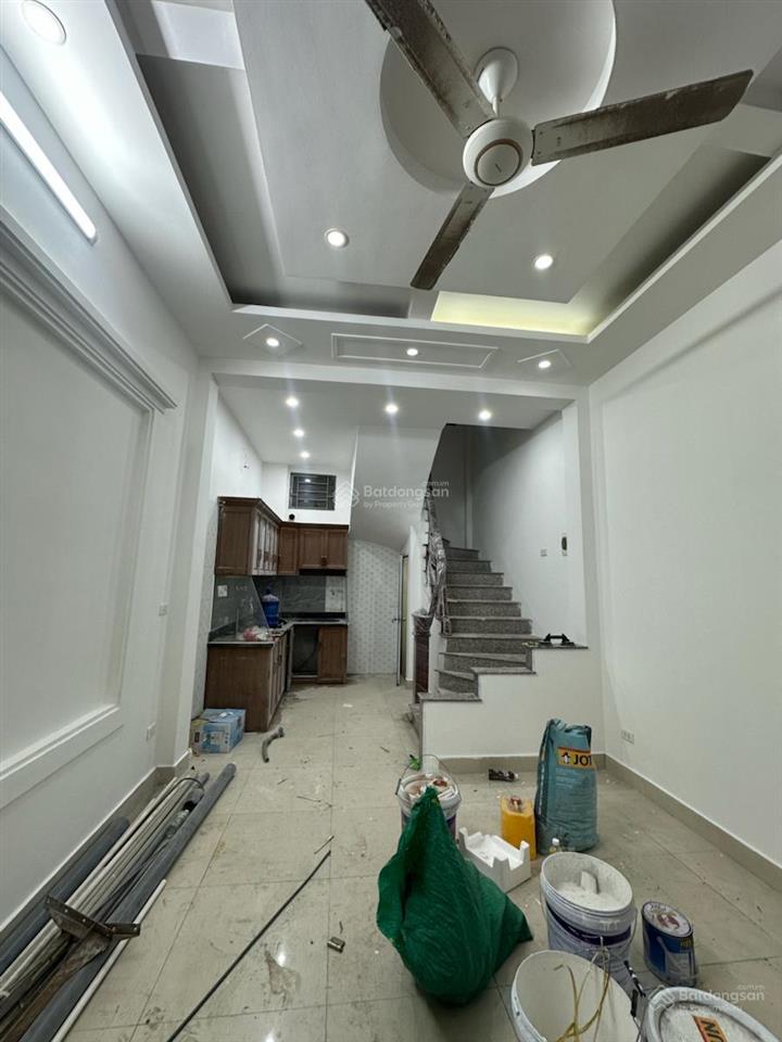 Nhà đẹp  5 tầng  phố trần bình  full nội thất  ở ngay  nhỉnh 7 tỷ có thương lượng tốt