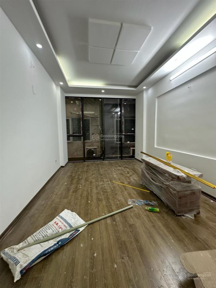 Nhà đẹp  5 tầng  phố trần bình  full nội thất  ở ngay  nhỉnh 7 tỷ có thương lượng tốt