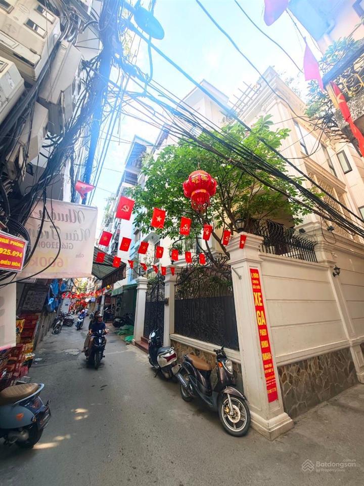 Phường cầu giấy  nhà 7 tầng thang máy  thiết kế thông sàn  nhỉnh 10 tỷ thương lượng tốt