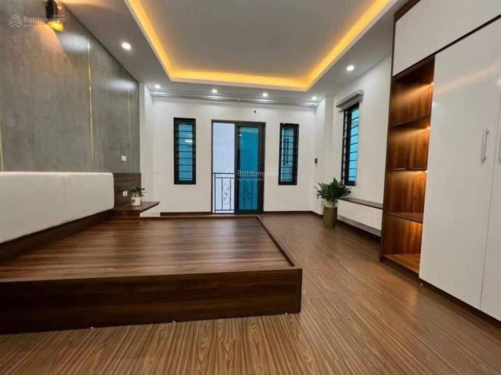 Nhà 5 tầng, lô góc 3 thoáng, ở ngay, full nội thất, nhỉnh 8 tỷ
