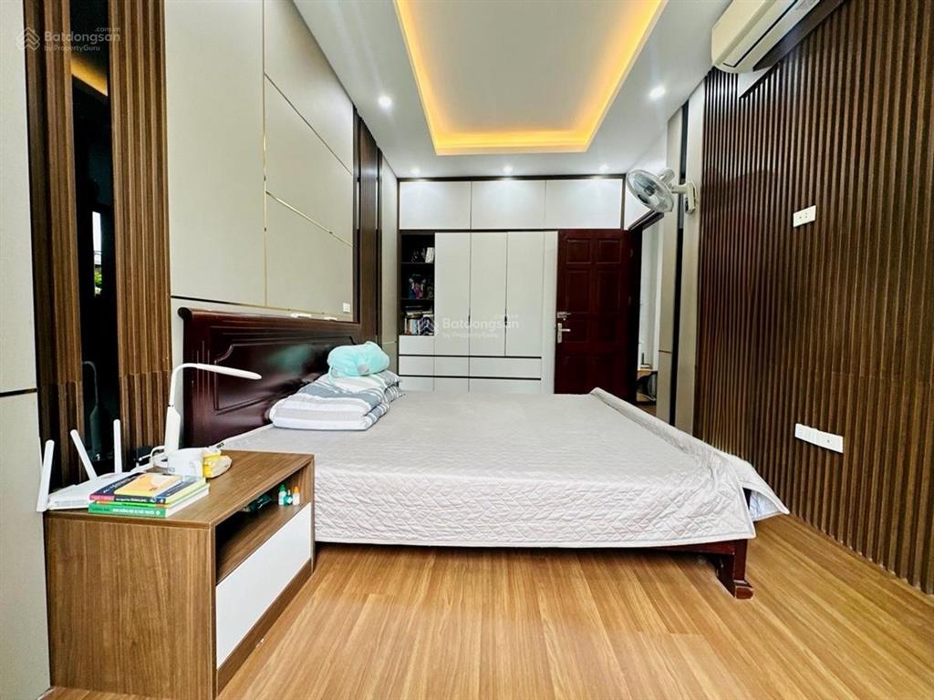 Nhà đẹptrung tâm nam từ liêmra ô tô ra hồdân xây chắc chắnfull nội thấtnhỉnh 11 tỷ ctl