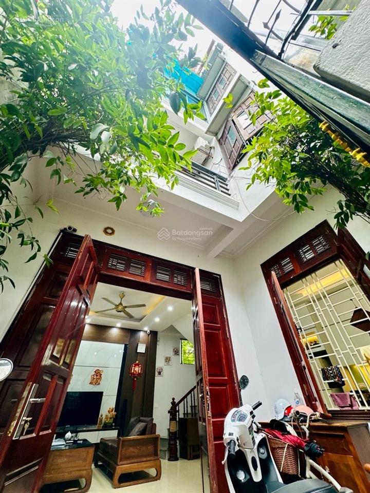 Nhà đẹptrung tâm nam từ liêmra ô tô ra hồdân xây chắc chắnfull nội thấtnhỉnh 11 tỷ ctl
