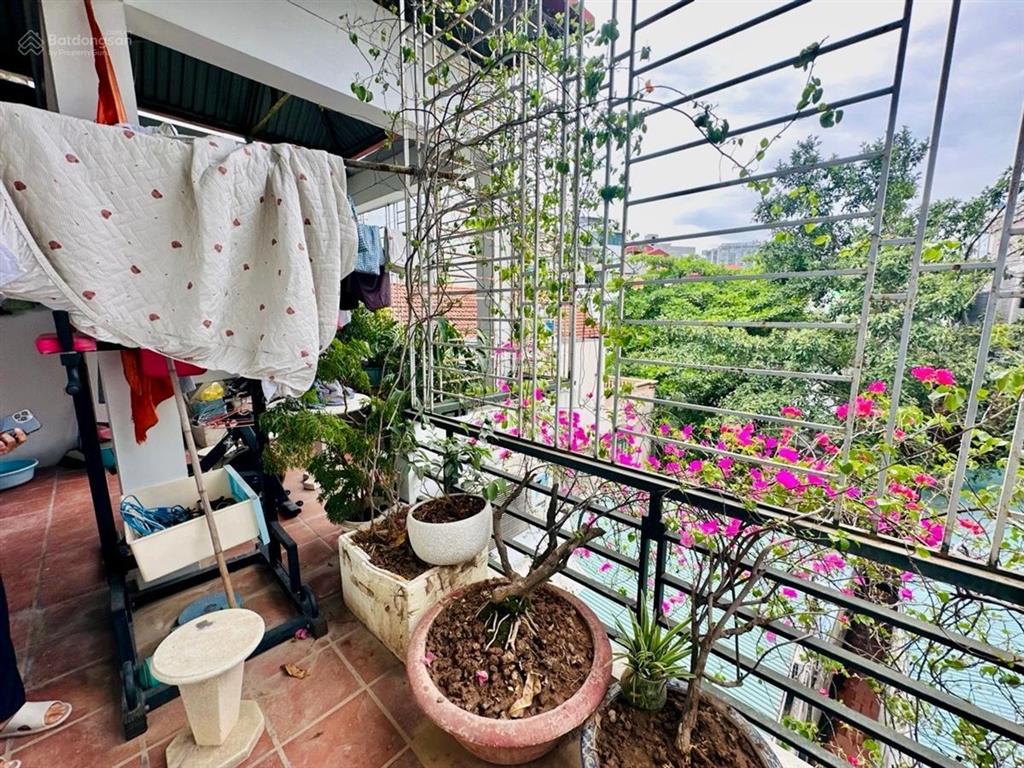 Nhà đẹptrung tâm nam từ liêmra ô tô ra hồdân xây chắc chắnfull nội thấtnhỉnh 11 tỷ ctl