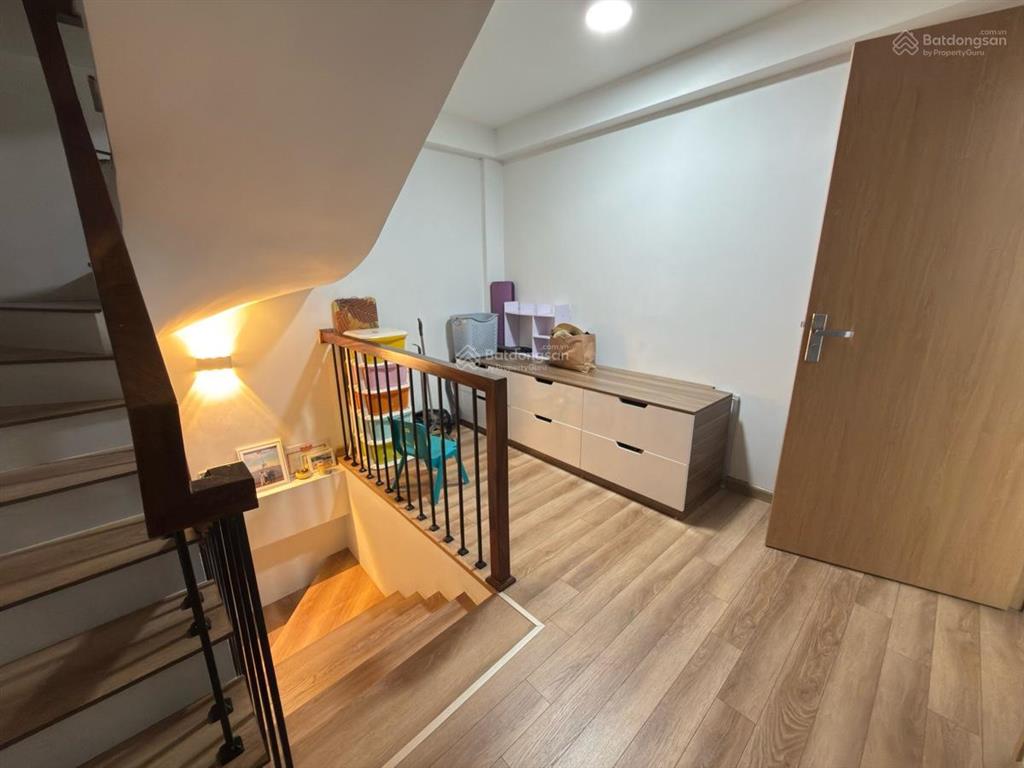 Nhà đẹp đội cấn ba đình full nội thất thoáng sáng 5 tầng. nhỉnh 9 tỷ thương lượng tốt