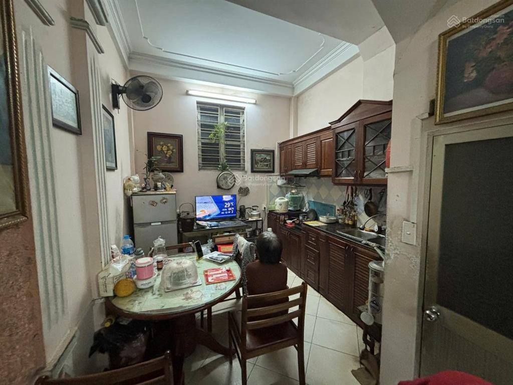 Nhà phốthụy khuêtây hồ4 tầng dân xây chắc chắnở ngaynhỉnh 7 tỷ có thương lượng