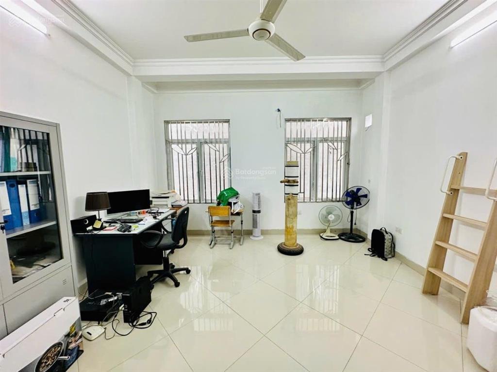 Nhà đẹp ở ngay  sầm uất  lô góc thoáng sáng  hồ tùng mậu  từ liêm  5 tầng  nhỉnh 7 tỷ
