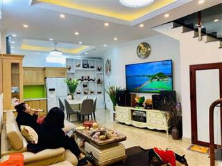 Trung tâm cầu giấynhà 5 tầng  6 phòng  vị trí đẹp  giá rẻ  quy hoạch ổn đinhloanh quanh 9 ty