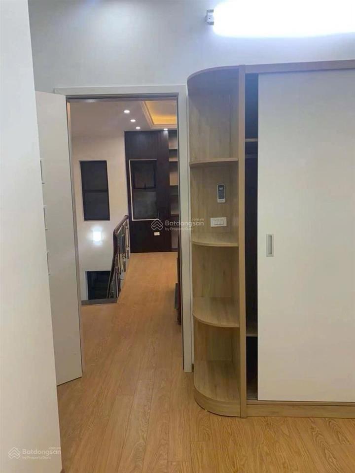Trung tâm cầu giấynhà 5 tầng  6 phòng  vị trí đẹp  giá rẻ  quy hoạch ổn đinhloanh quanh 9 ty