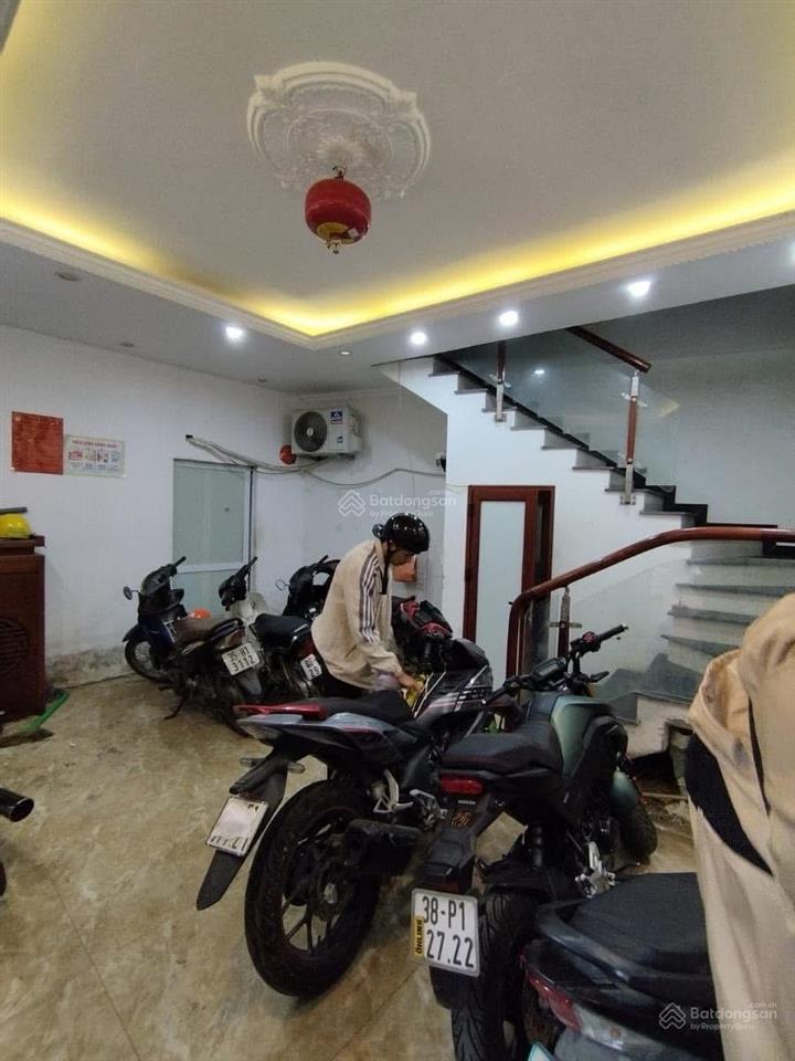 Trung tâm cầu giấynhà 5 tầng  6 phòng  vị trí đẹp  giá rẻ  quy hoạch ổn đinhloanh quanh 9 ty