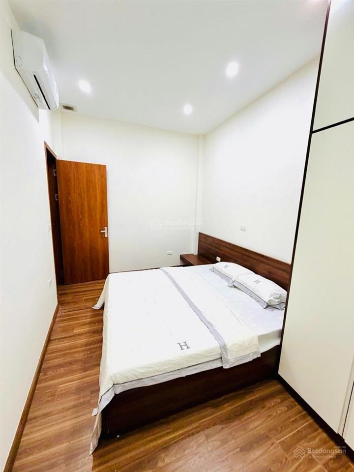 Nhà đẹp ở ngay5 tầng ngõ sh quay đầu  mặt ngõ thông full nội thất ô tô đỗ cổng  giá gần 9 tỷ