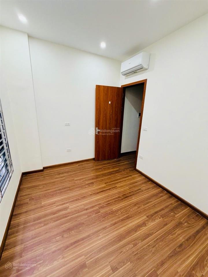 Nhà đẹp ở ngay5 tầng ngõ sh quay đầu  mặt ngõ thông full nội thất ô tô đỗ cổng  giá gần 9 tỷ