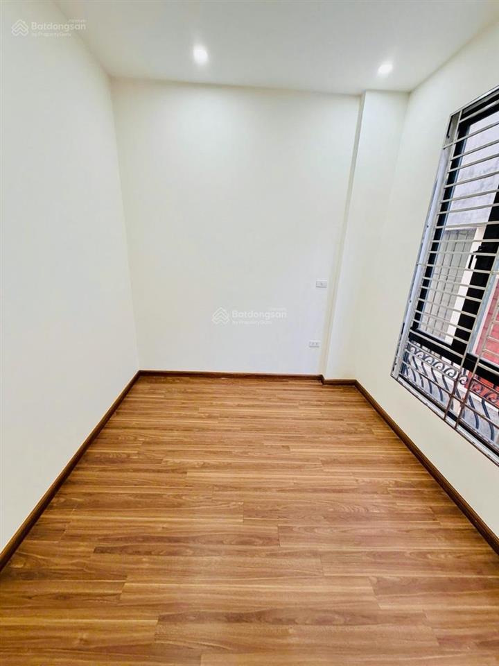 Nhà đẹp ở ngay5 tầng ngõ sh quay đầu  mặt ngõ thông full nội thất ô tô đỗ cổng  giá gần 9 tỷ