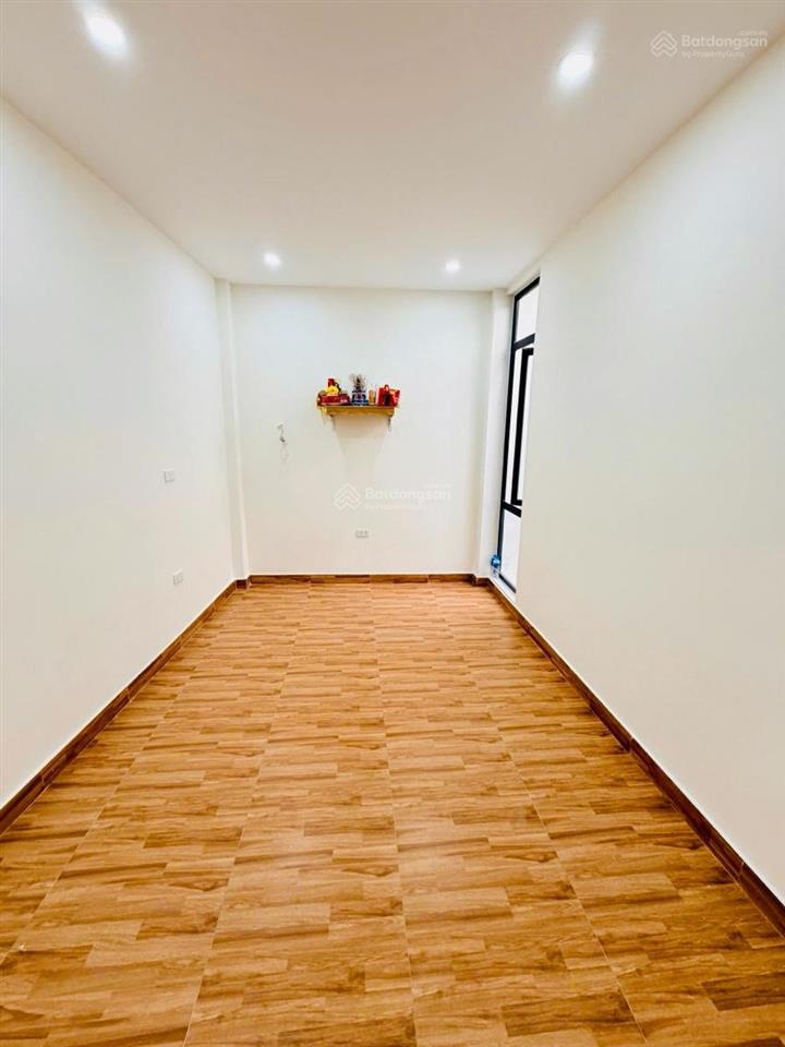 Nhà đẹp ở ngay5 tầng ngõ sh quay đầu  mặt ngõ thông full nội thất ô tô đỗ cổng  giá gần 9 tỷ