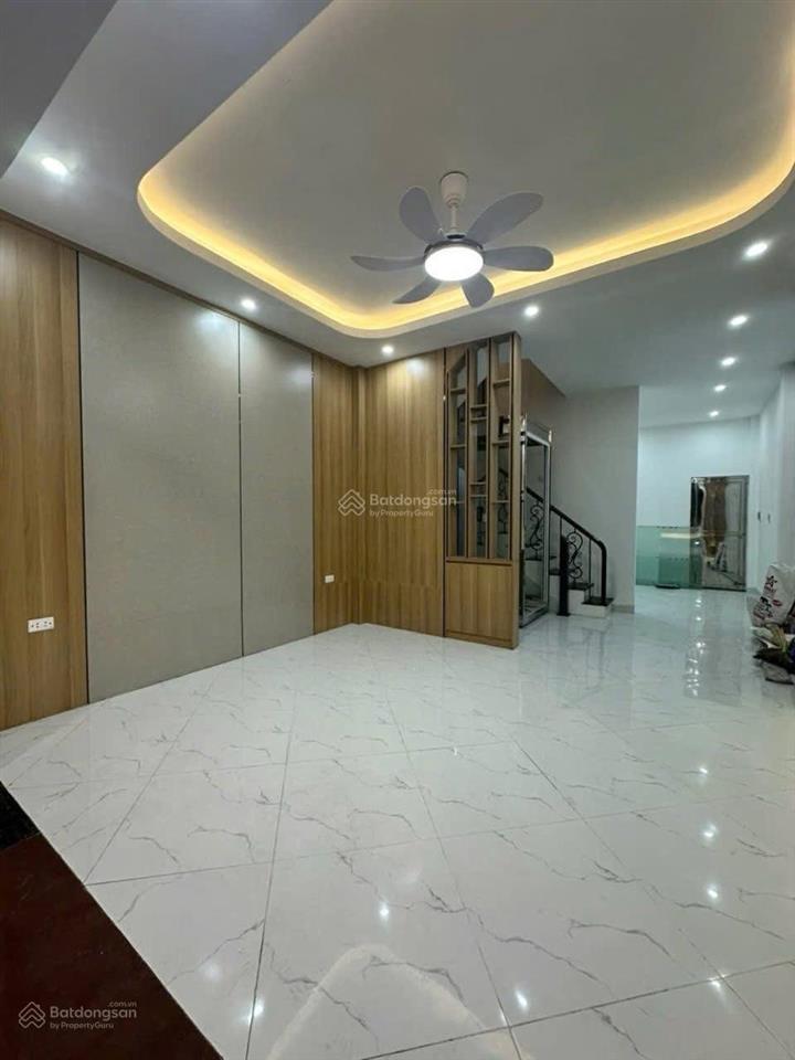 Nhà mới5 tầng thang máyngõ rộnggần ô tôfull nội thất  phạm văn đồngbắc từ liêmnhỉnh 8 tỷ