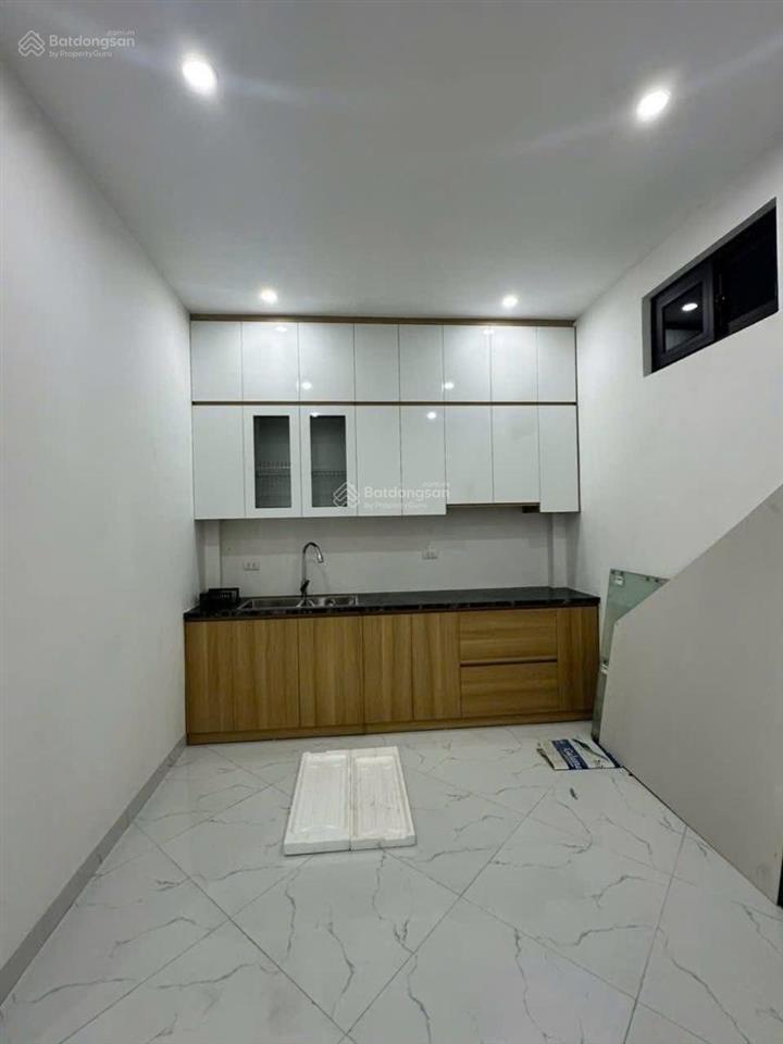 Nhà mới5 tầng thang máyngõ rộnggần ô tôfull nội thất  phạm văn đồngbắc từ liêmnhỉnh 8 tỷ