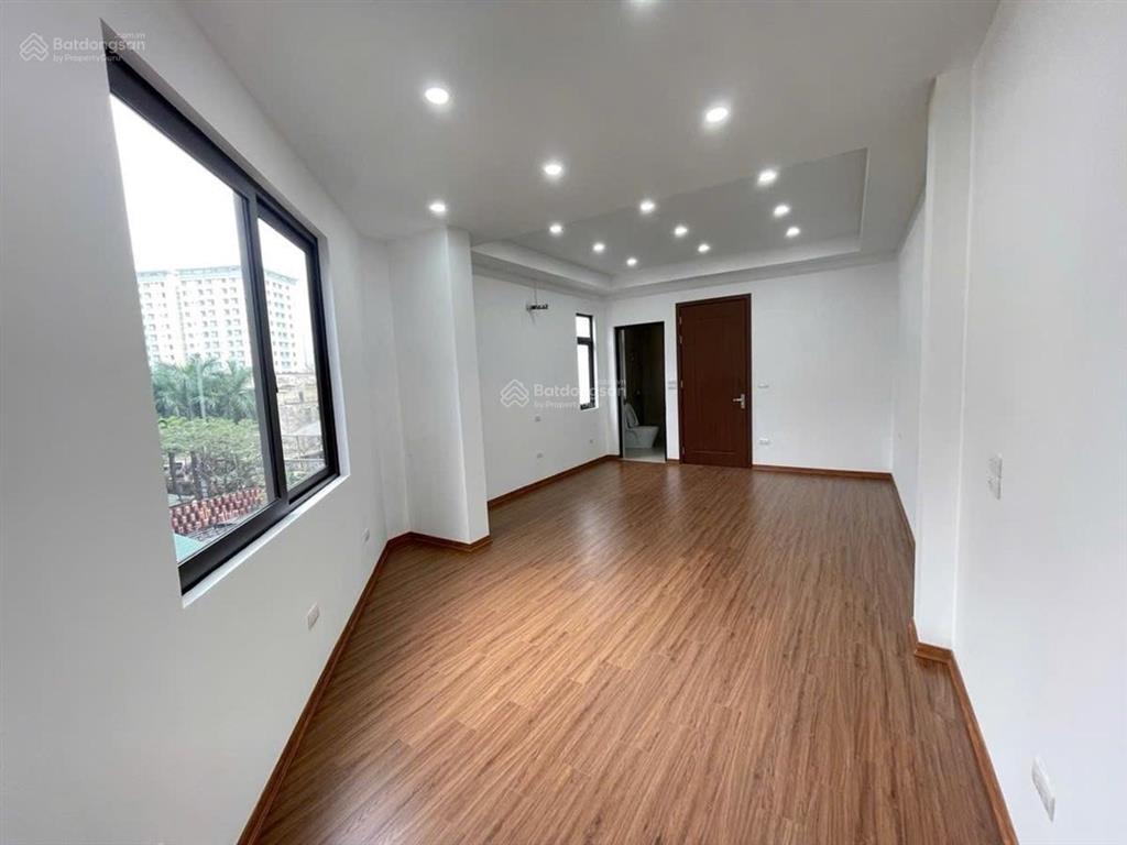 Cầu giấytrần thái tôngnhà 6 tầngxây mớithang máylô gócthoáng sánggần ô tônhỉnh 10 tỷ ctl