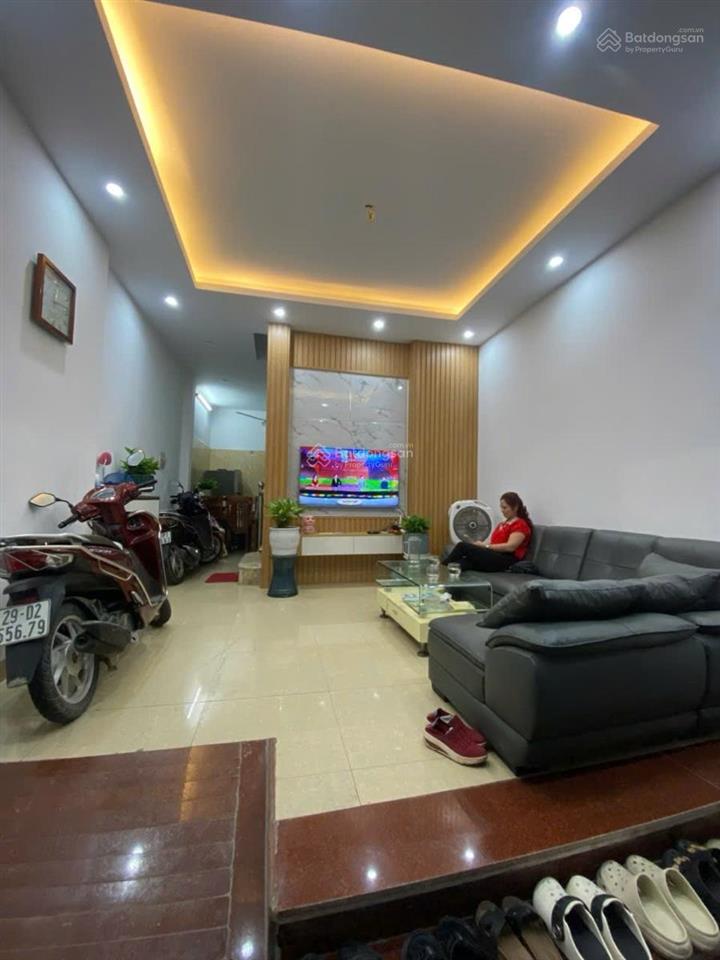Cầu giấy  nhà đẹp  40m2  dân xây chắc chắn  ngõ thông  4 tầng  nhỉnh 9 tỷ thương lượng tốt