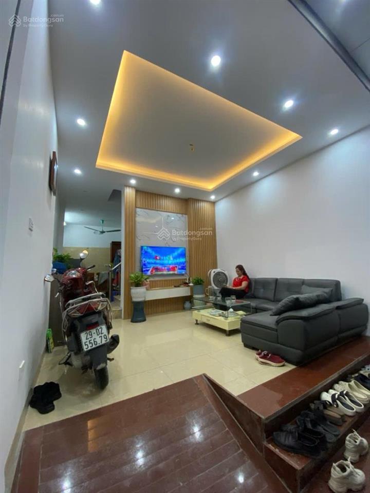 Cầu giấy  nhà đẹp  40m2  dân xây chắc chắn  ngõ thông  4 tầng  nhỉnh 9 tỷ thương lượng tốt