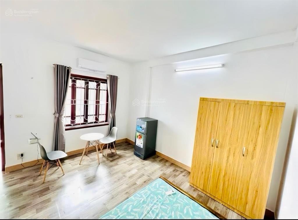 Phân khúc nhỉnh 6 tỷnhà 5 tầngcầu giấy37m2nội thất cơ bảnthương lượng tốtxem nhà ngay