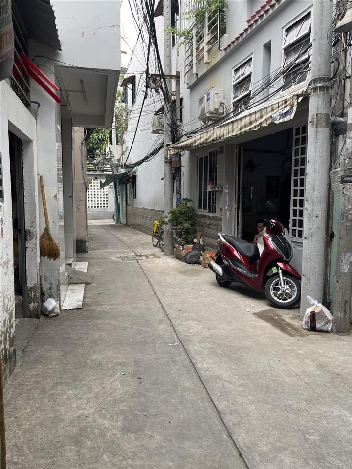 Nguyễn văn nguyễn q1  1 trệt 2 lầu  3,5x 7,4m nở hậu. 50m ra hoàng sa, hẻm thông