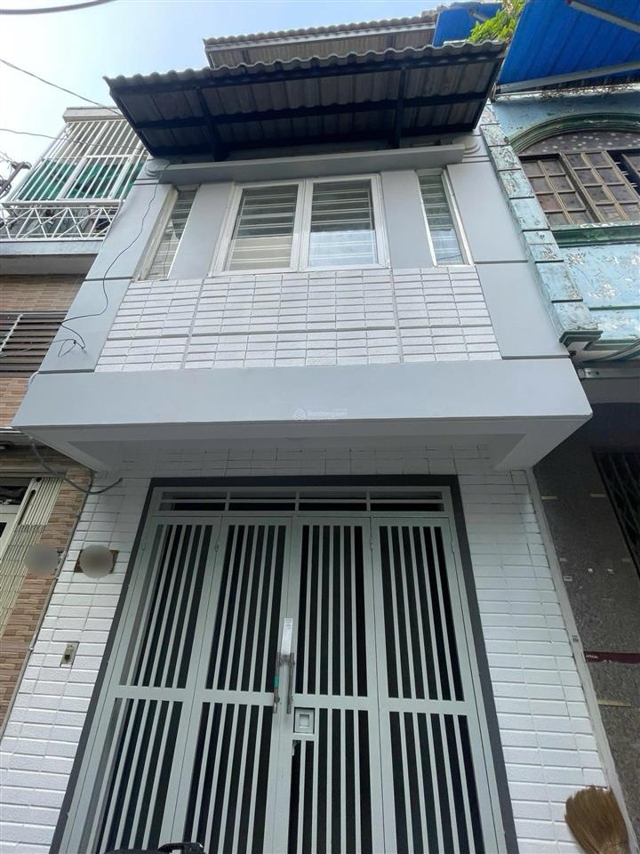 Nguyễn văn nguyễn q1  1 trệt 2 lầu  3,5x 7,4m nở hậu. 50m ra hoàng sa, hẻm thông