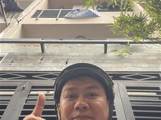 Võ văn kiệt q1 thông 391 trần hưng đạo  4 tầng (sân thượng) 3 phòng ngủ 4 wc  hẻm 6m thẳng 1 trục