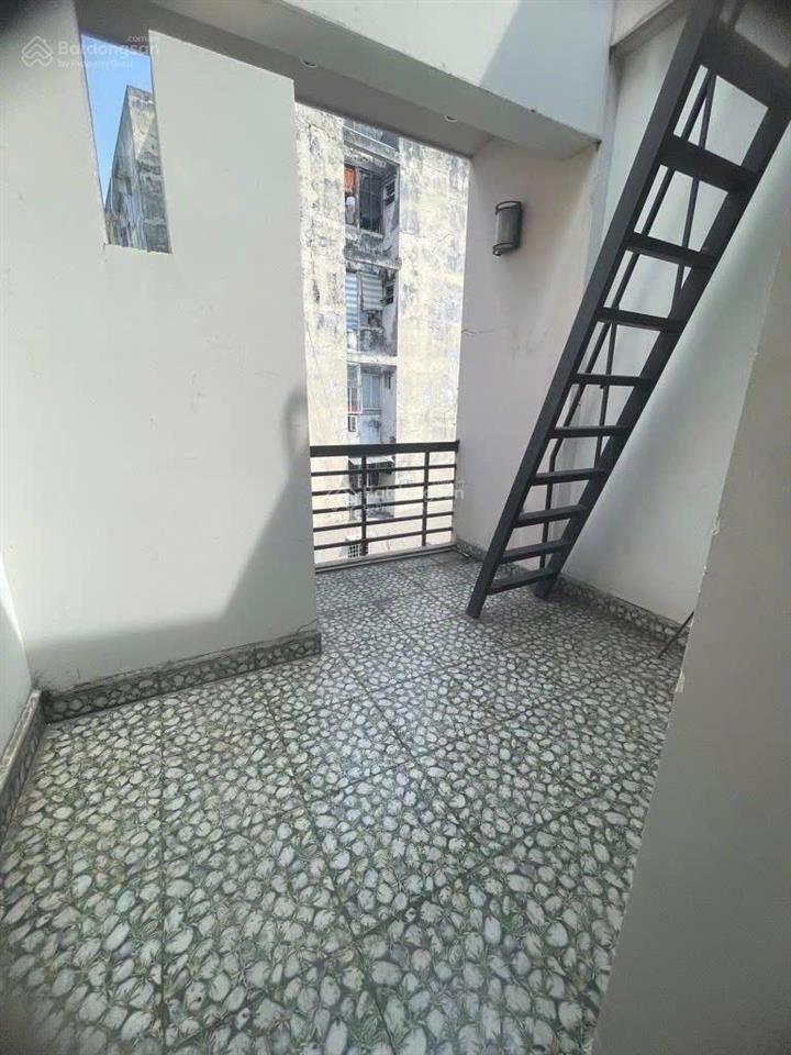 Võ văn kiệt q1 hẻm 6m thẳng  thông trần hưng đạo  4 tầng (sân thượng)  7,9 tỷ tl