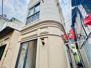 Bùi viện  góc 2mt hẻm 3m  nhỉnh 8tỷ  nhà 4 tầng trung tâm q1