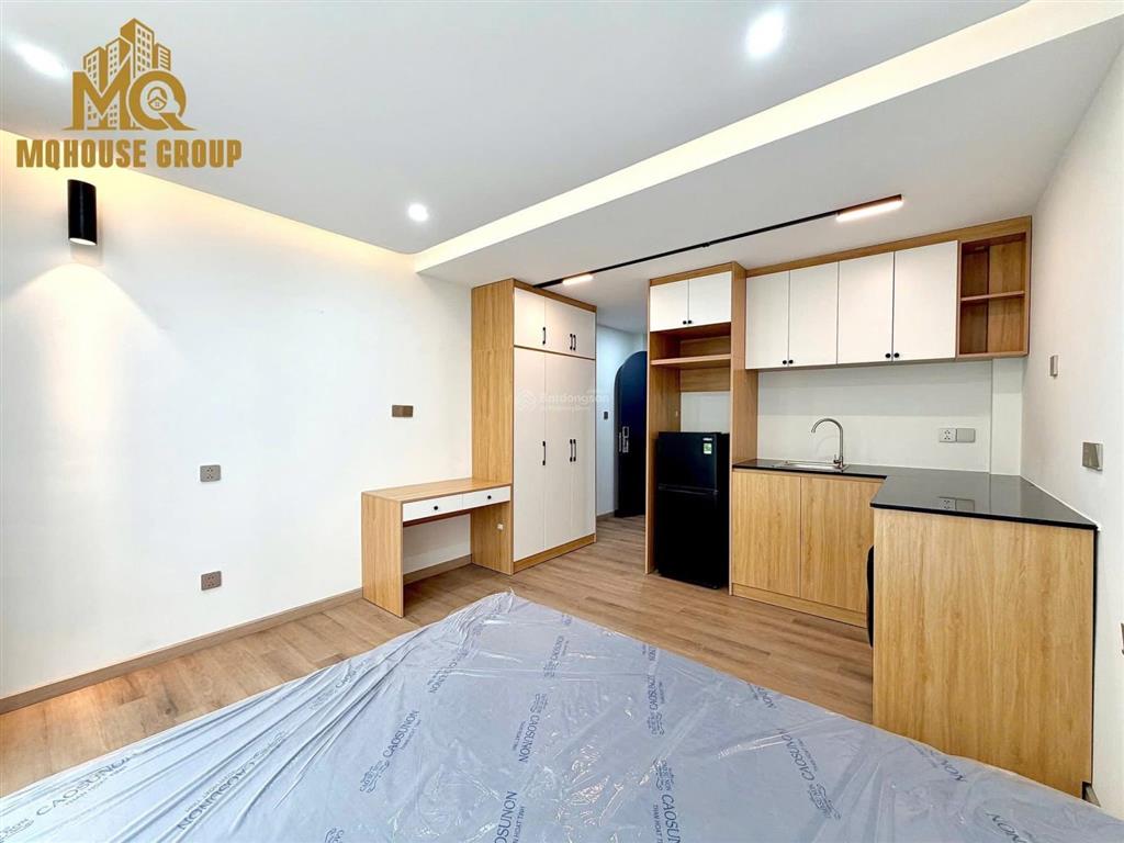 Cho thuê studio ban công 30m2 mới 100%  có máy giặt riêng  ngay chợ bến thành  ngã sáu phù đổng