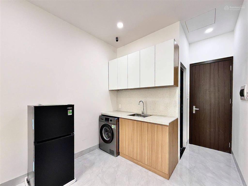 Cho thuê studio ban công 30m2 mới 100%  có máy giặt riêng  gần chợ bến thành  ngã sáu phù đổng