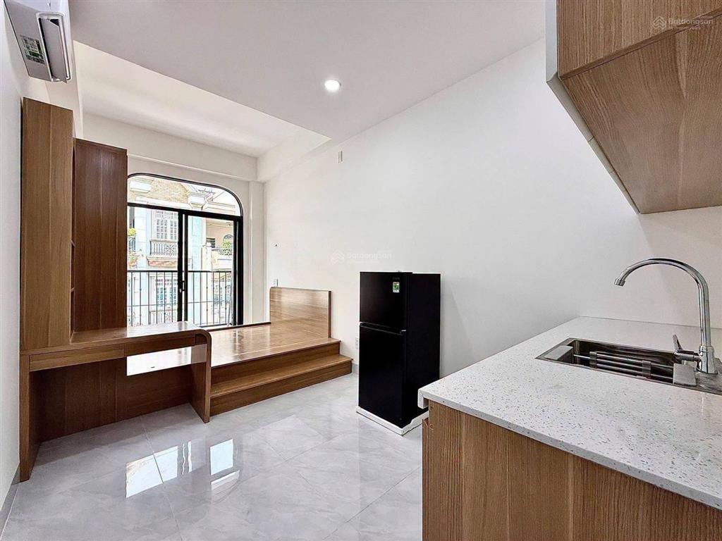 Cho thuê studio ban công 30m2 mới 100%  có máy giặt riêng  gần chợ bến thành  ngã sáu phù đổng