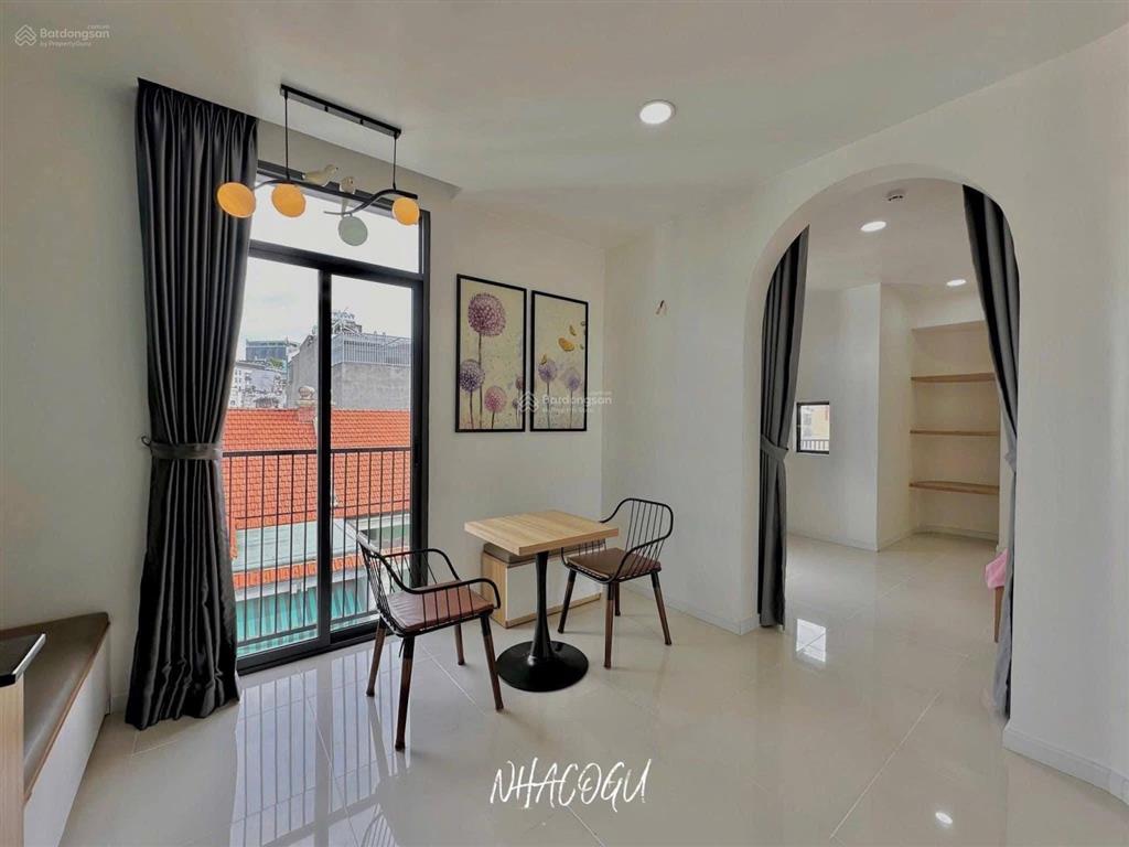Cho thuê 1pn ban công 40m2 cao cấp  ngay cầu thị nghè  công viên lê văn tám  thảo cầm viên sg