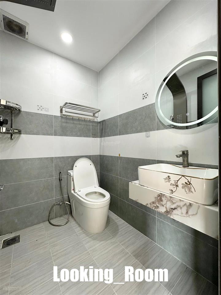 Cho thuê studio 25m2 có thang máy  hầm xe  ngay công viên nước đầm sen  đại học hồng bàng